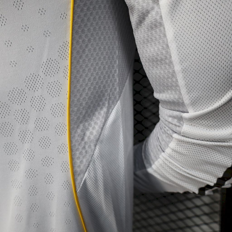 Camisa Real Madrid 25/26 - Versão Jogador Manga Comprida